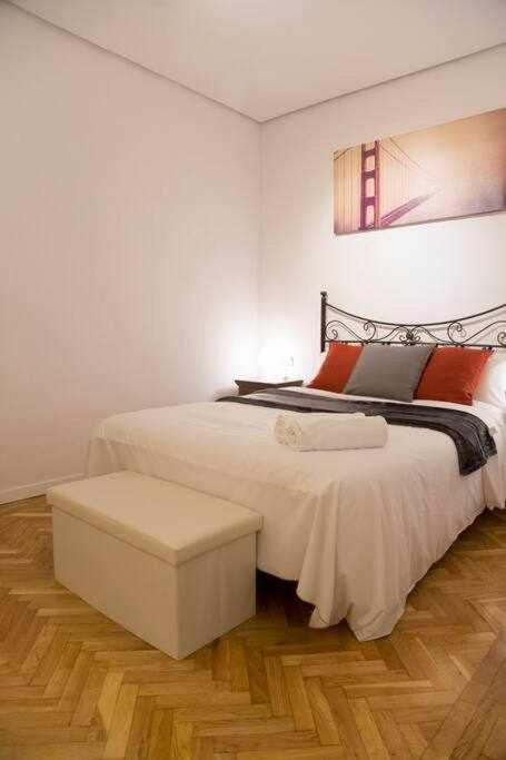 Un Elegante Piso Para Descubrir Madrid Exterior photo
