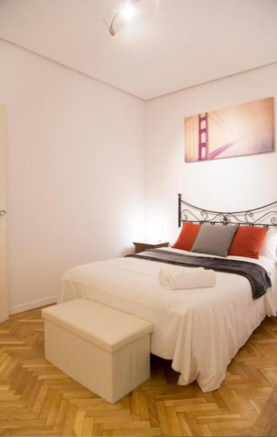 Un Elegante Piso Para Descubrir Madrid Exterior photo